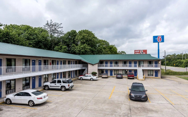 Motel 6 Attalla, AL