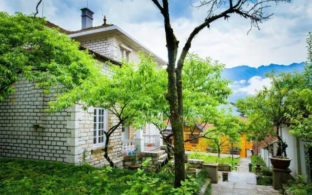 Vintage Sapa Hotel