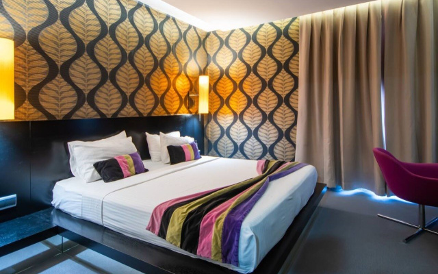 Vernazza Suites Hotel