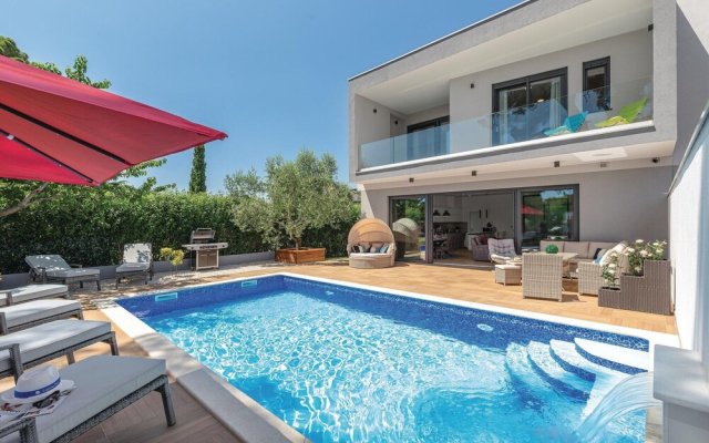 Amazing Home in Cervar With Wifi, 4 Bedrooms and Outdoor Swimming Pool