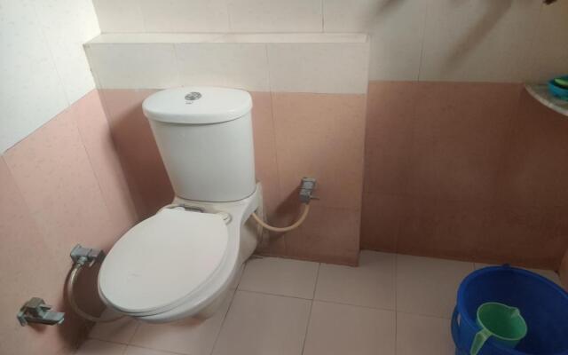 Hotel Aarjee Crescent