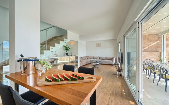 Livingstone Beach House