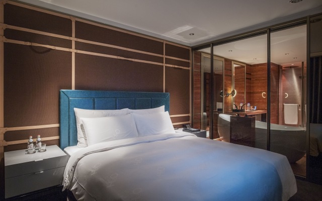 H2O Hotel