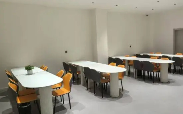 Dali Mubo Holiday Sea View Hotel (Ideal Village Branch)