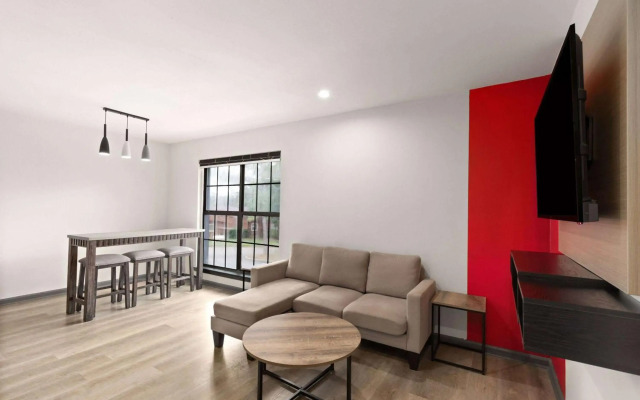 Ramada by Wyndham Studio Suites Dothan