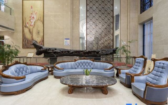 Wuyihai International Hotel (Huanghe Jiaotong College High-speed Railway Station)