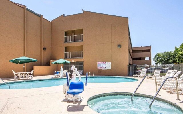 Studio 6 Sacramento, CA - Natomas & SMF Airport