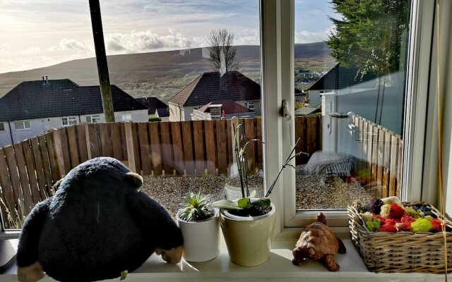 Charming 1-bed Maisonette With Mountain View
