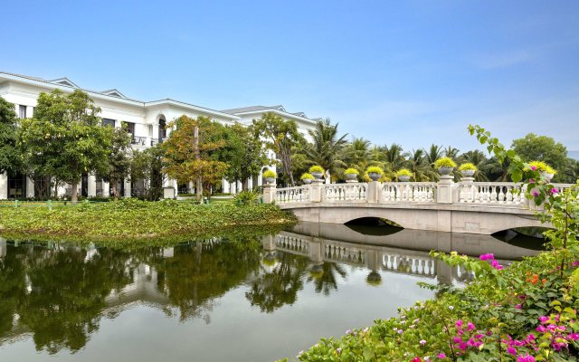 Melia Vinpearl Cam Ranh Beach Resort