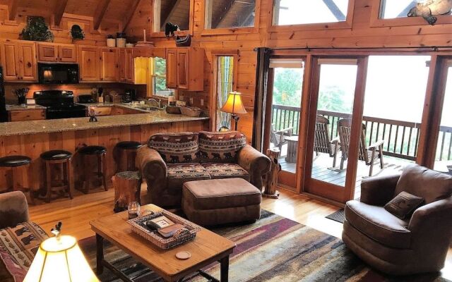 Light`s Mountain Lake Overlook