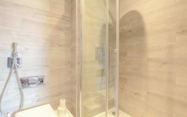 Sleek & Spacious 2BD Flat - Clapham