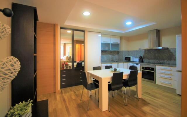 Modern CasaTuris Apartment with Castle Views A131
