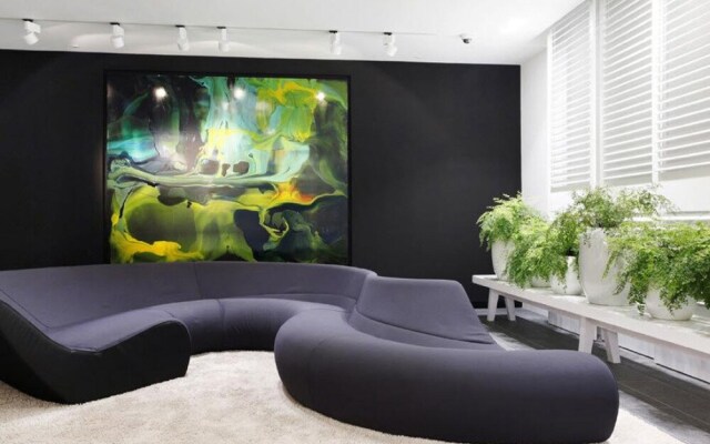 Elm Apartment