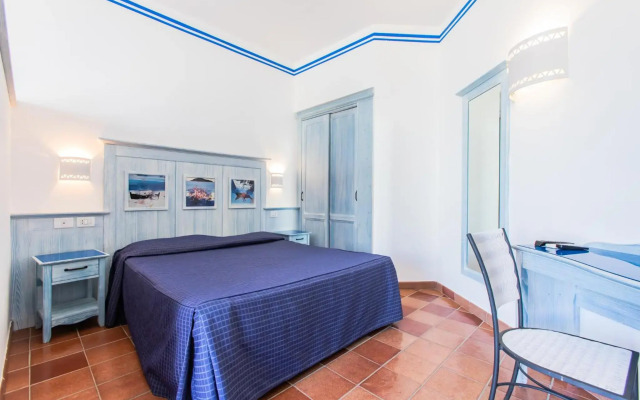 Cala La Luna Resort