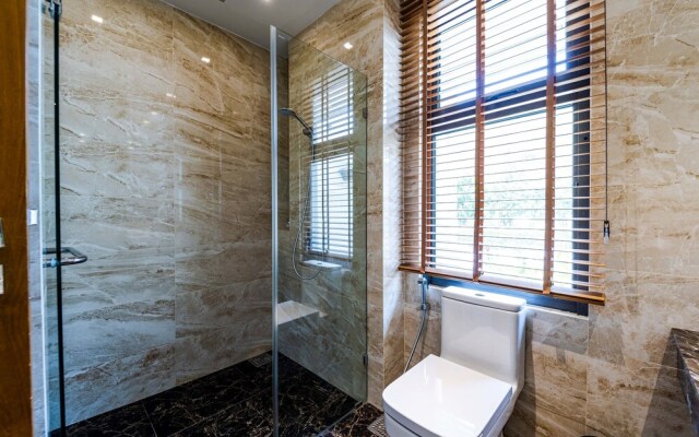 Luxury Mansion On Golf Course - BMG5