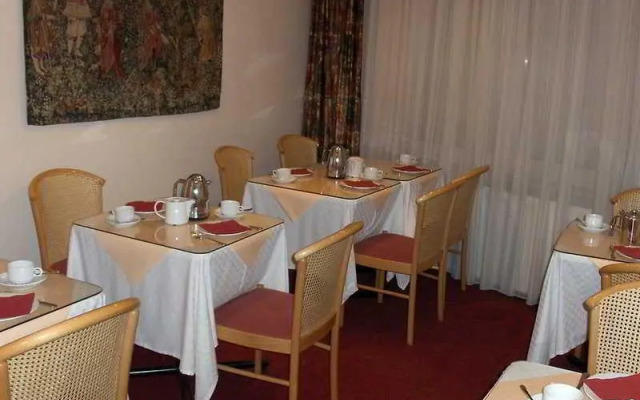 Ares City Center Hotel