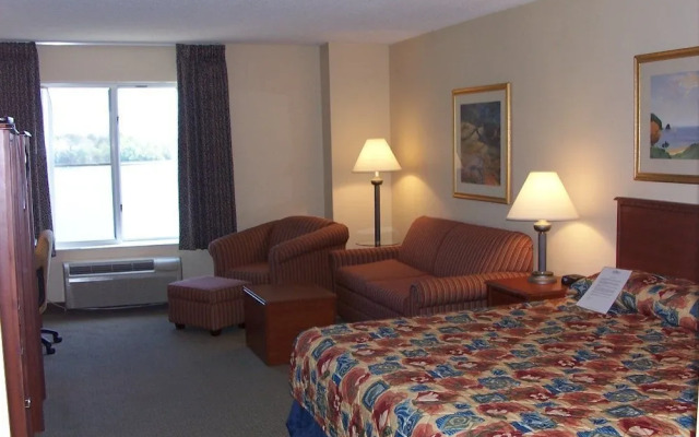 Baymont By Wyndham Hot Springs On The Lake