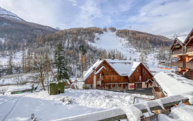 AMAZING LUXURY FLAT FOOT OF THE PISTE LUC AlPHAND 80M2