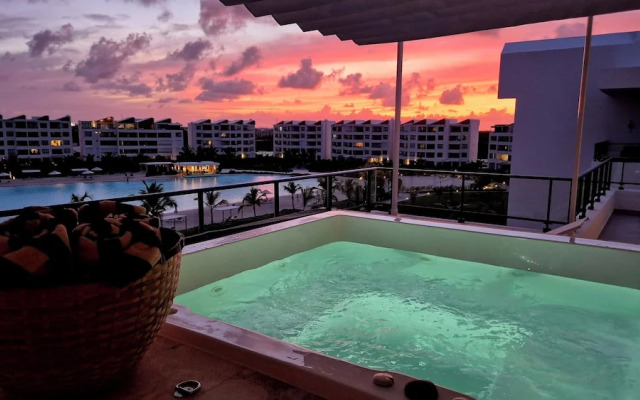 Luxury Beach Penthouse Jacuzzi & Lagoon View