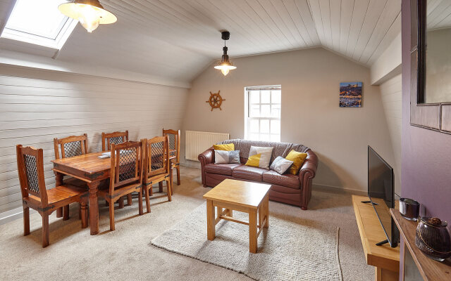 Host Stay Leesholme Loft