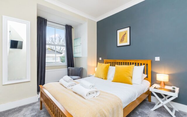 Morleys Bistro | By Huluki Sussex Stays