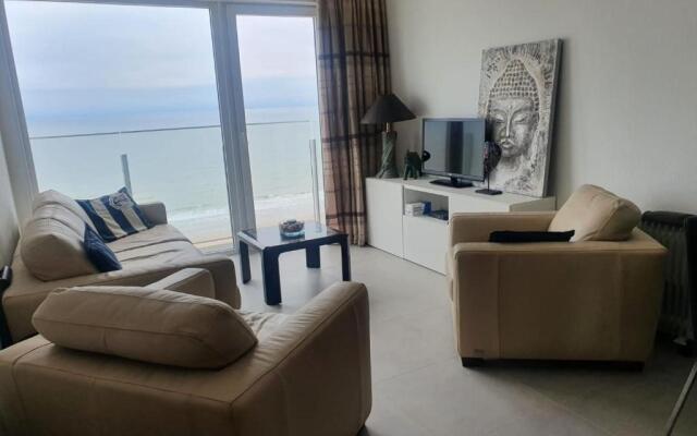 Appartement met 2 slaapkamers op zeedijk Middelkerke