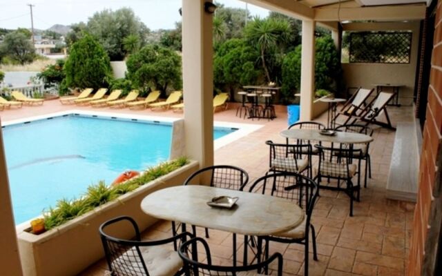 Mikes House Hotel