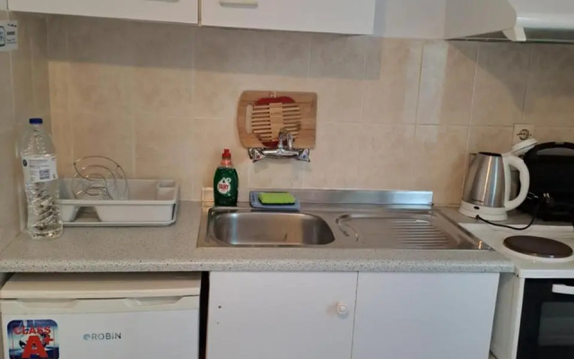 Tony's Apartments