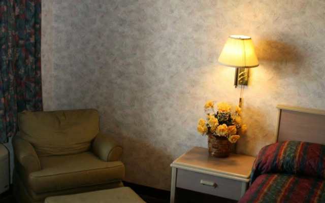 Sun Valley Inn & Suites