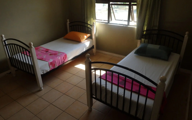 Bluewater Lodge - Hostel