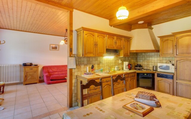 Spacious Holiday Home near Forest in Auvergne