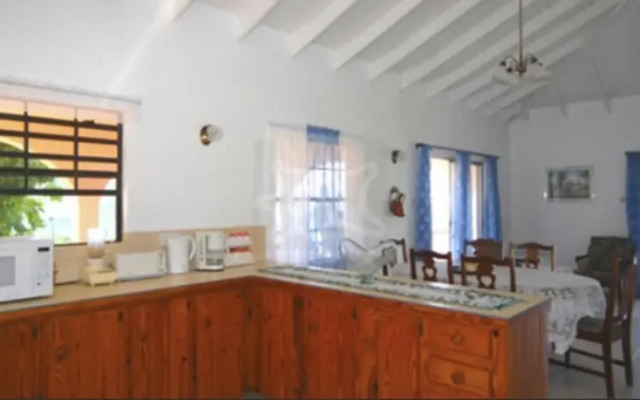 Immaculate 3 Bed Villa Overlooking Admiralty Bay