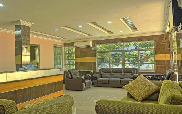 Penarak Bamboo Beach Motel