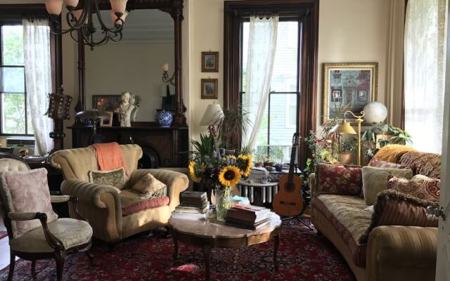 Hudson City Bed & Breakfast