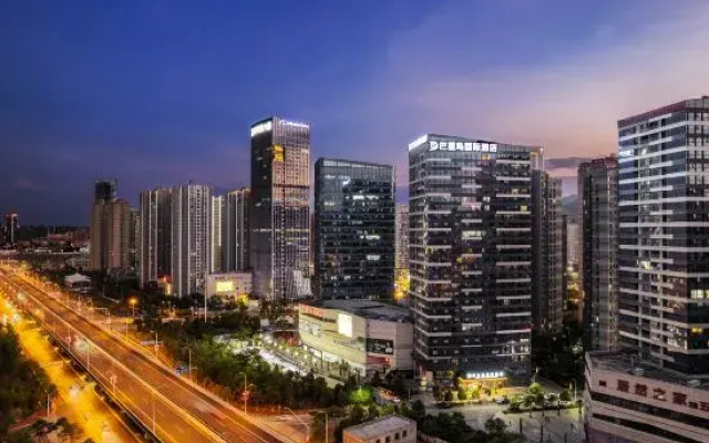 Barry Island International Hotel (Kunming High-tech Zone Dahejing Subway Station)