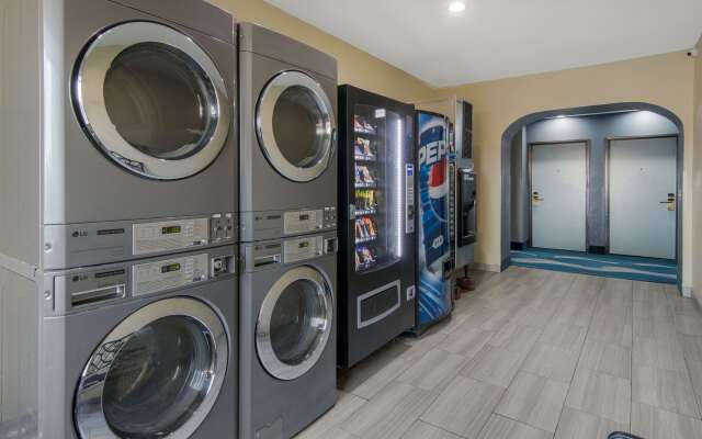 Quality Inn & Suites Roanoke - Fort Worth North