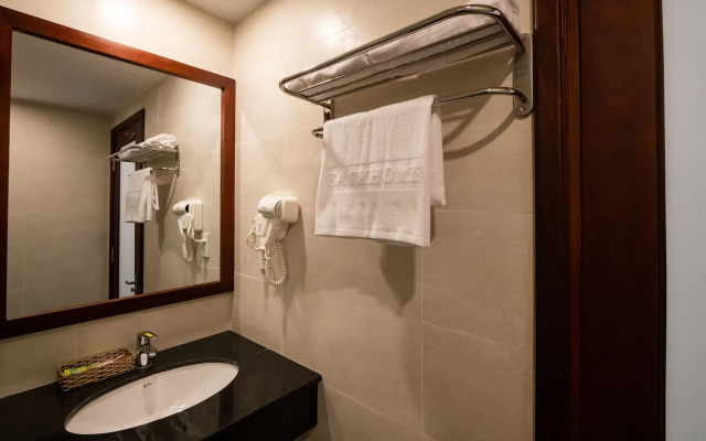 Backhome Hotel - Hostel