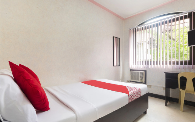 OYO 426 Coco Grove Tourist Inn