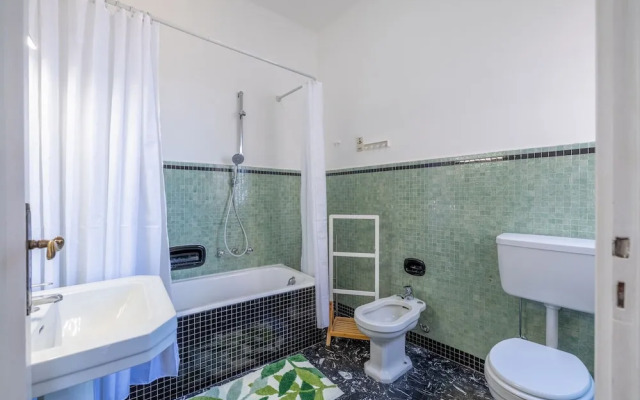 Sea View Central Apartment