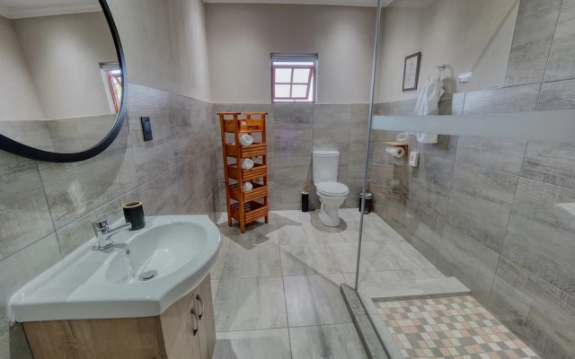 Tembo Guest Lodge