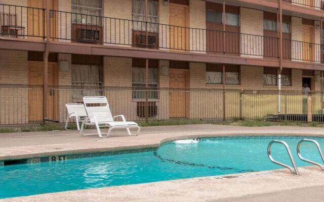 Knights Inn Fort Worth