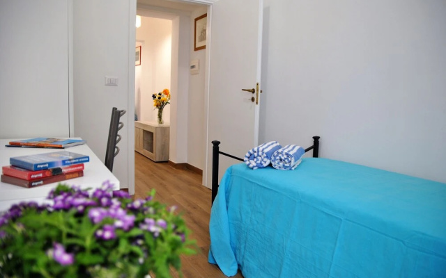 Happiness House two Steps Away to the Beach of Gaeta