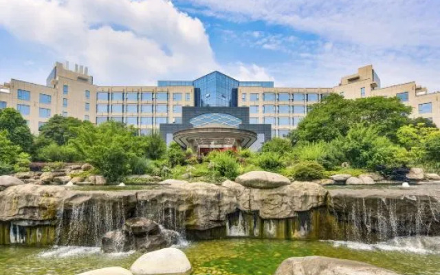 Sunstone Plaza Hotel