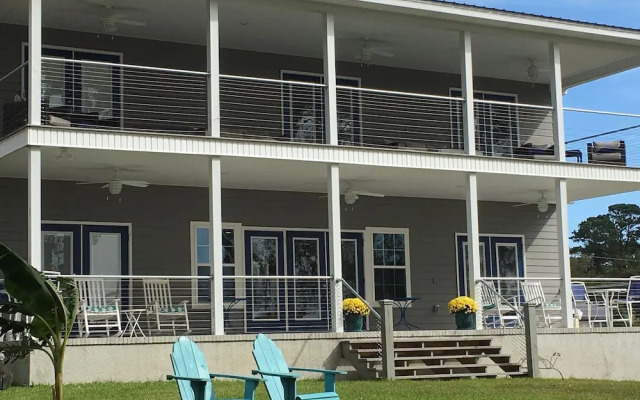 Darien Waterfront Inn