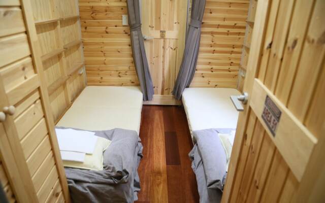 Qooneltas Container House In The Forest