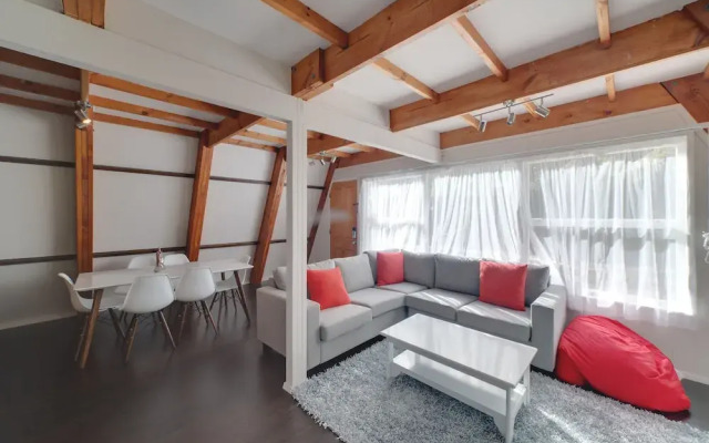 Awesome 3 bed Rotorua Lake House