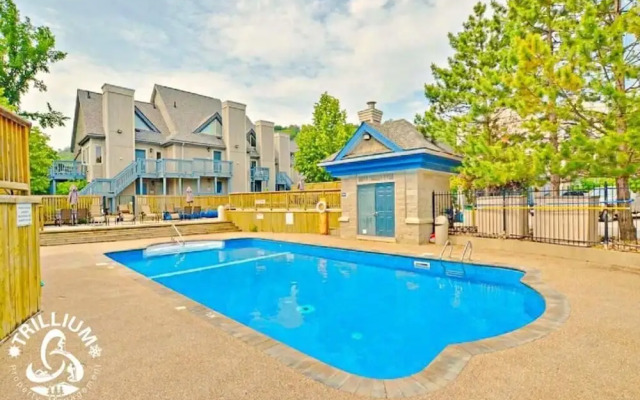 Steps to the Hill 1 Bedroom Wifi Crave TV