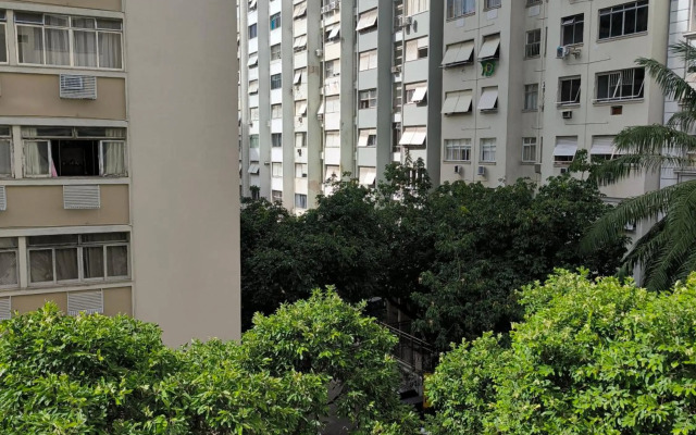 Studio 156, ótima localização, 150 metros do mar