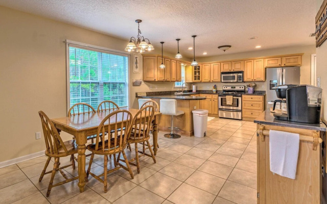 'honey's Hideout' < 1 Mile to River Access!