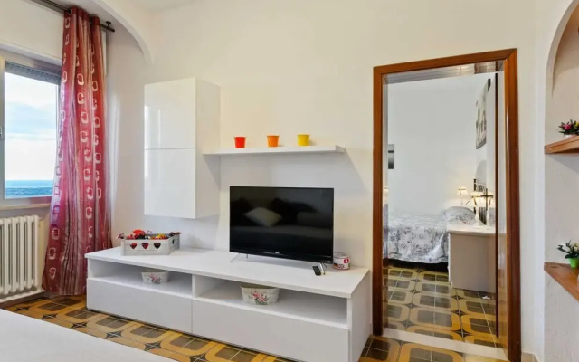 Belvilla by OYO Pleasant Apartment With Courtyard